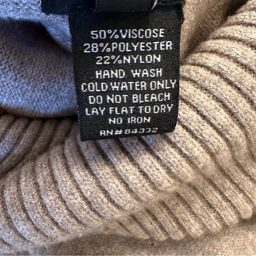 Sweater - Picture 7 of 7